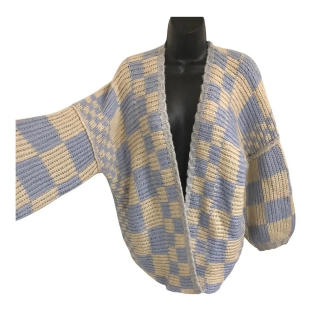 Altar'd State‎ cream & blue colorblock crochet heirloom chunky cardigan size S/M